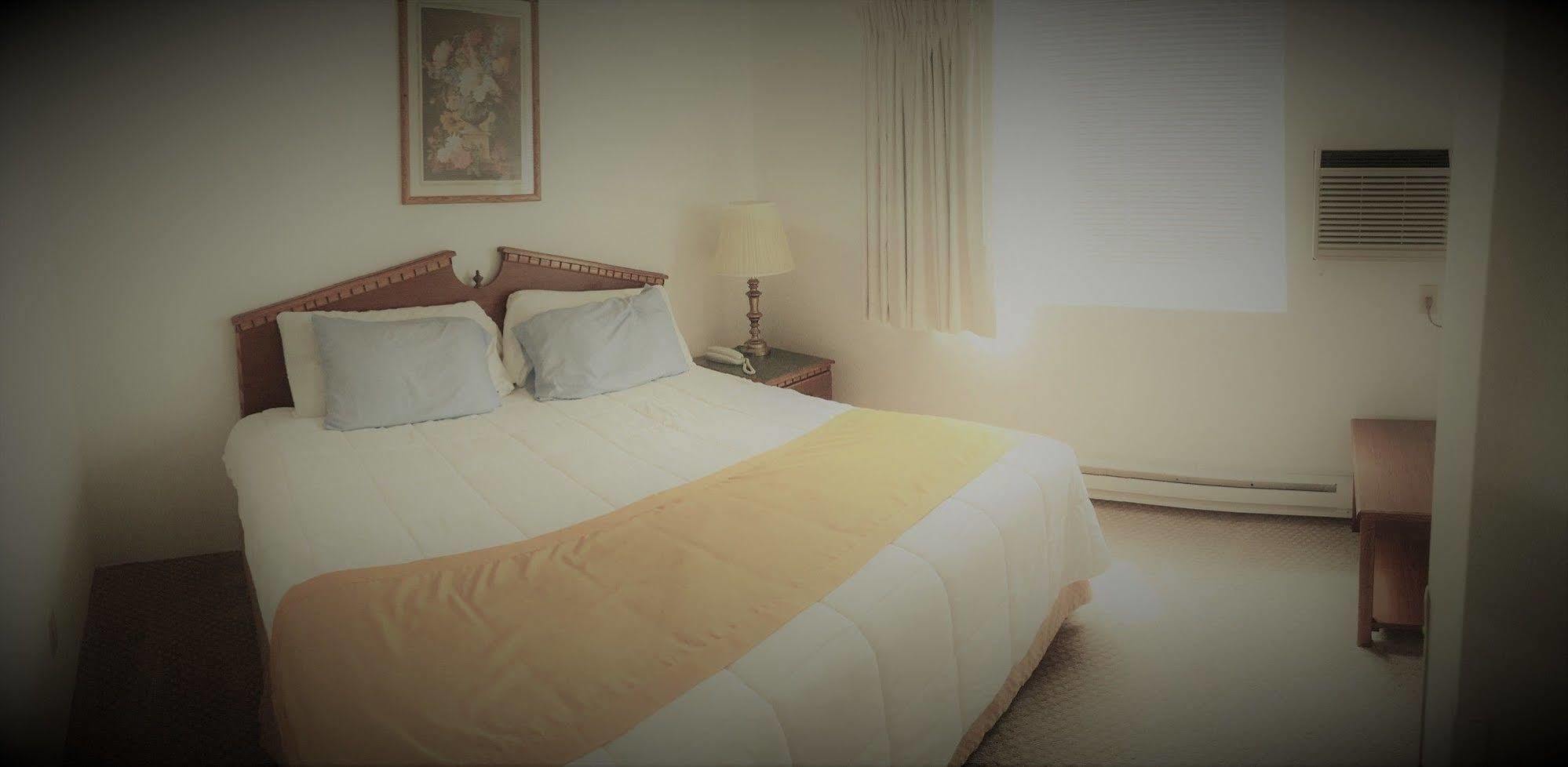 Model Towne Inn Motel Gwinn Eksteriør bilde