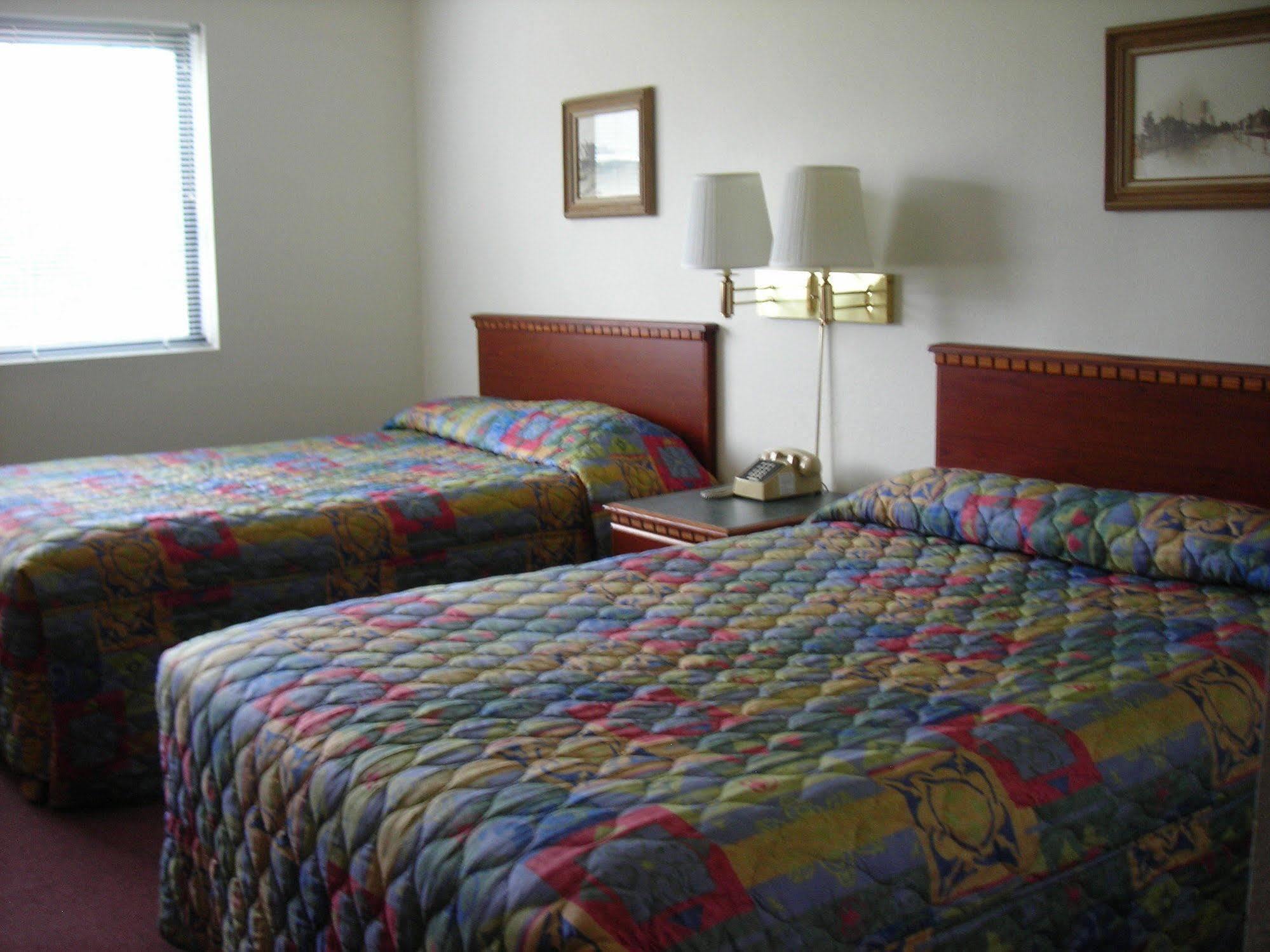 Model Towne Inn Motel Gwinn Eksteriør bilde